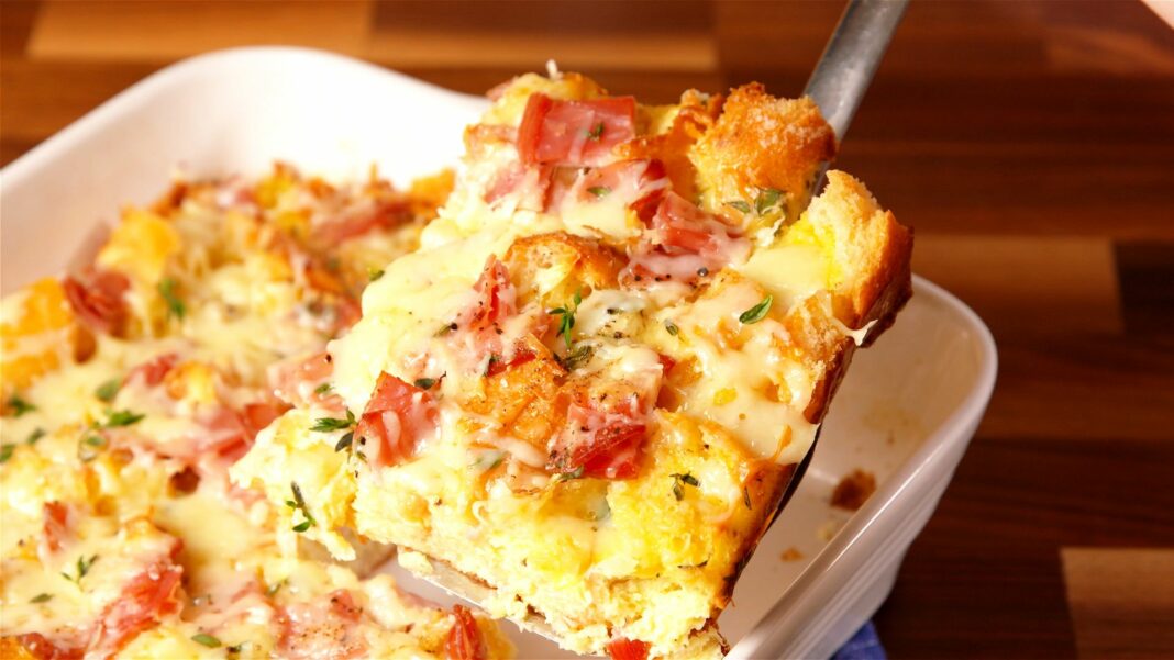 Baked Egg with ham and cheese